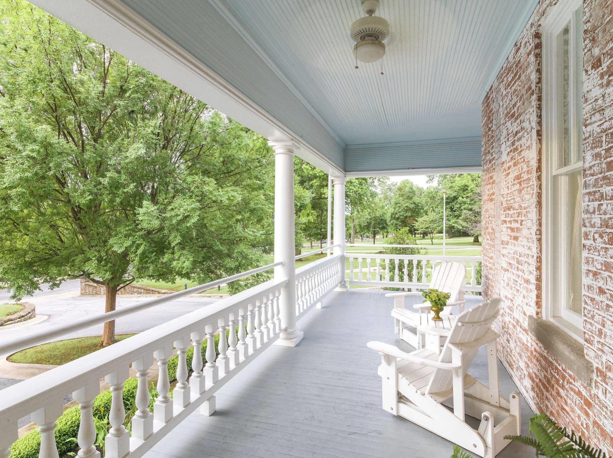 Inn At Carnall Hall Fayetteville Exterior foto